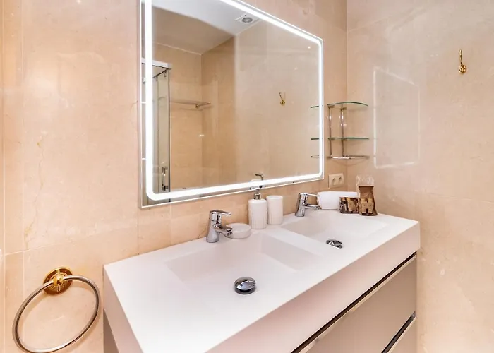 Mar De Alboran Center Sea View * ماربيا